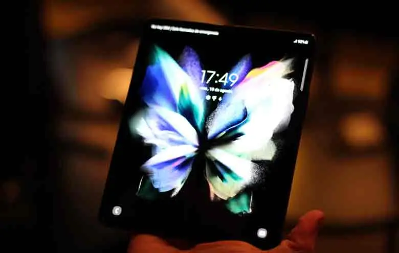 Z Fold3 con pantalla desplegada.