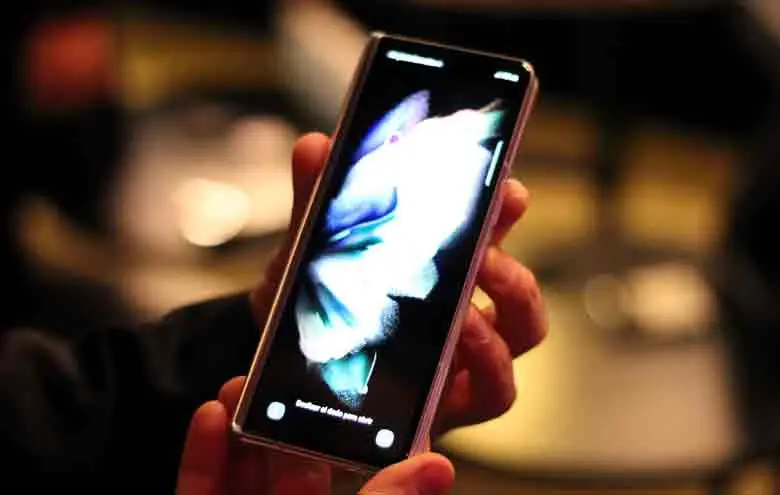 Z Fold3: pantalla exterior.
