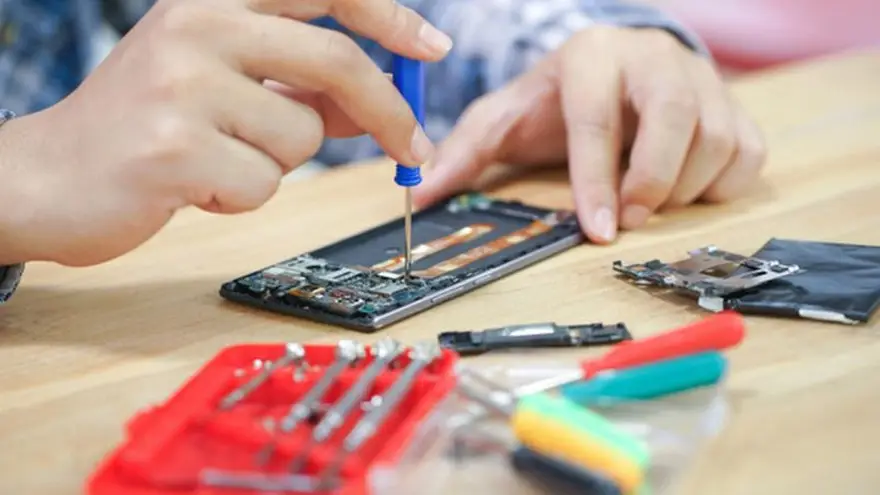Apple venderá partes para que los usuarios o técnicos especializados puedan realizar reparaciones de teléfonos iPhone.