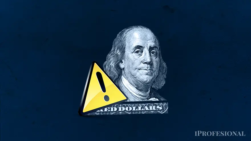 Como contracara del desplome en el valor de los bonos de deuda soberana, se produjo una nueva escapada del dólar paralelo