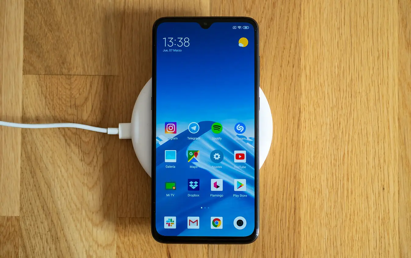 Los cargadores inalámbricos de celulares tienen en general un diseño refinado