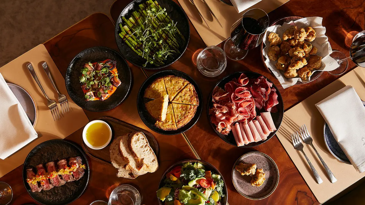 Almar, el restaurante del Hotel Sofitel Recoleta, ofrece un menú family style, perfecto para compartir en familia