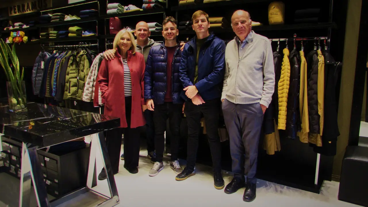 Los Masoero forman una empresa que tiene 6 locales en el centro de Rosario, tres de ellas son franquicias Perramus y el resto son multimarca