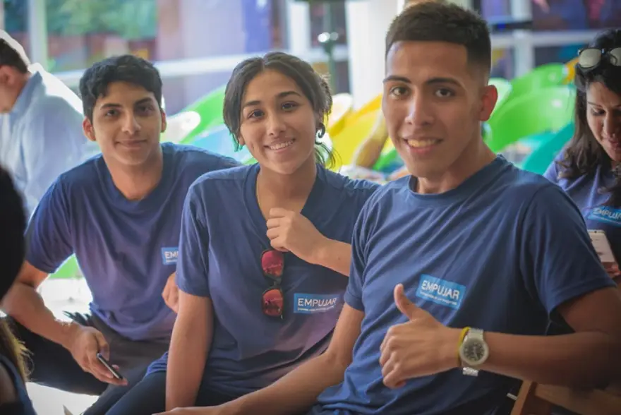 La Fundación Empujar trabaja en estrecha colaboración con los jóvenes para identificar sus necesidades e intereses