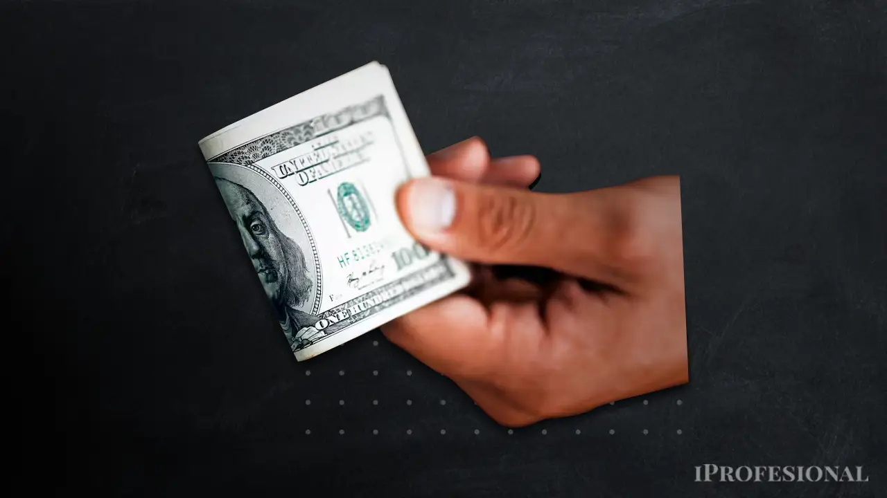 El precio del dólar libre sube de forma notoria desde mayo pasado y llegó a tocar un máximo de $1.500, hecho que preocupó al Gobierno. 