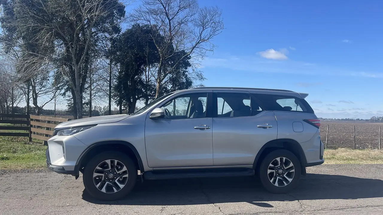 La Toyota SW4 es el SUV grande mas vendido del pais