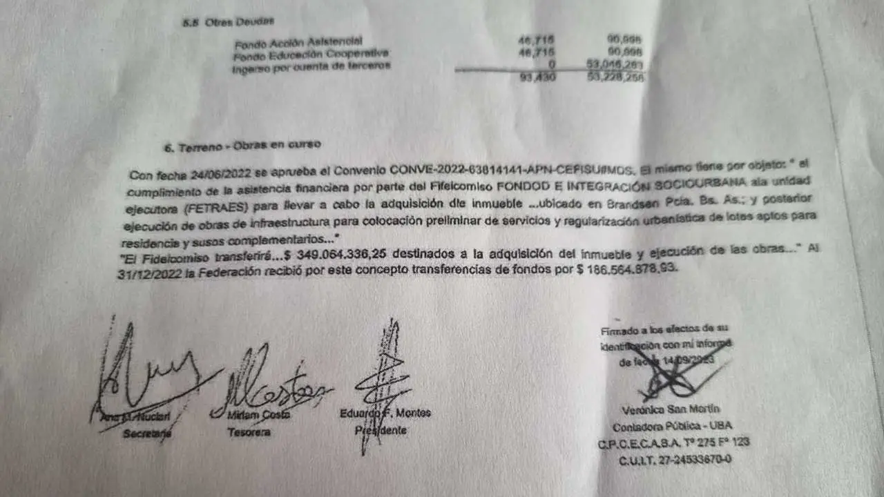 Uno de los documentos que prueba la firma del convenio en cuestión.