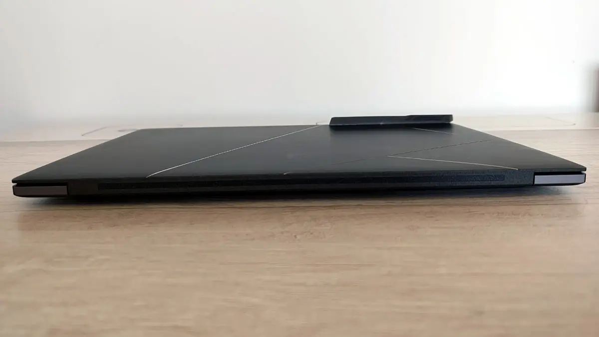 La Zenbook S 16 es una computadora portátil ultradelgada.