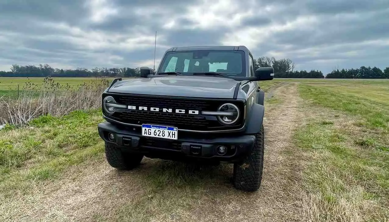 El Ford Bronco V6 es el más extremo de los SUV.