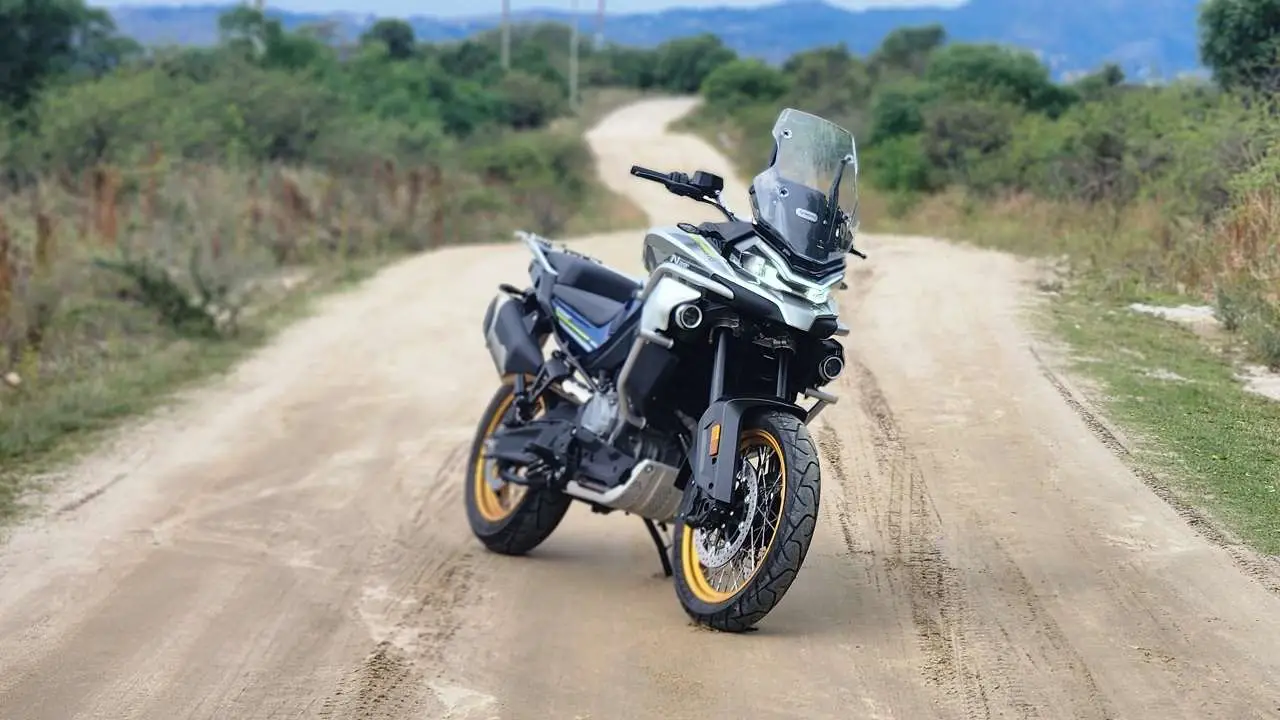 CF Moto 800 MT Sport, una opción de alta cilindrada para financiar.