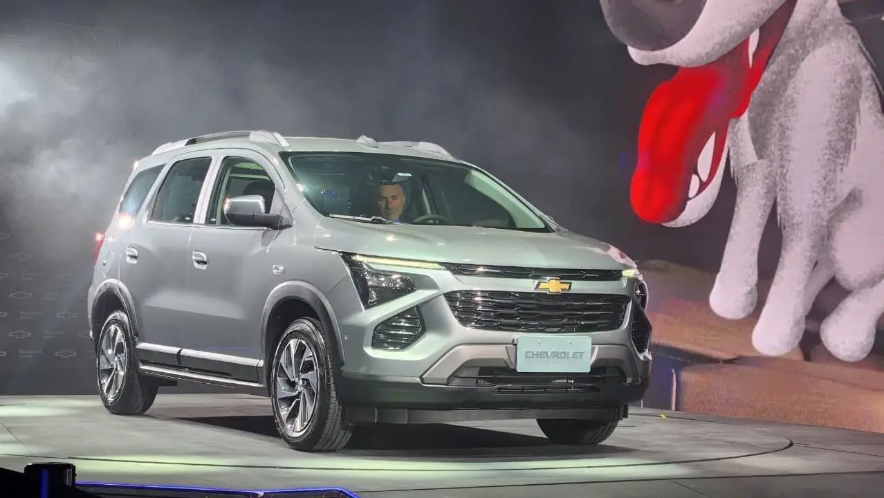 Chevrolet Spin, uno de los vehículos más económicos para 7 pasajeros.