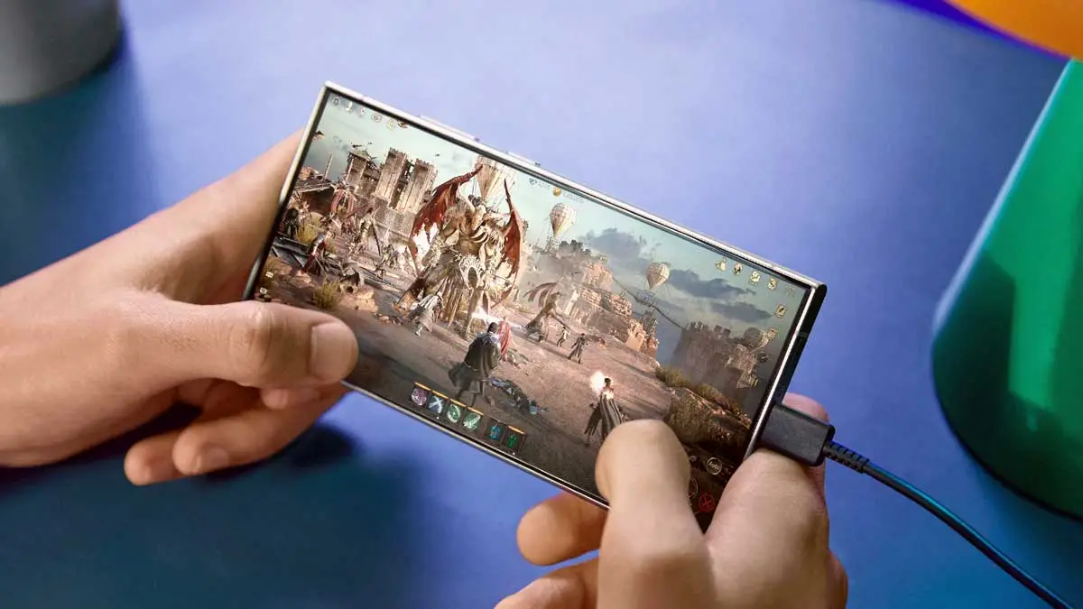 El cable del cargador debe ser compatible con el celular.