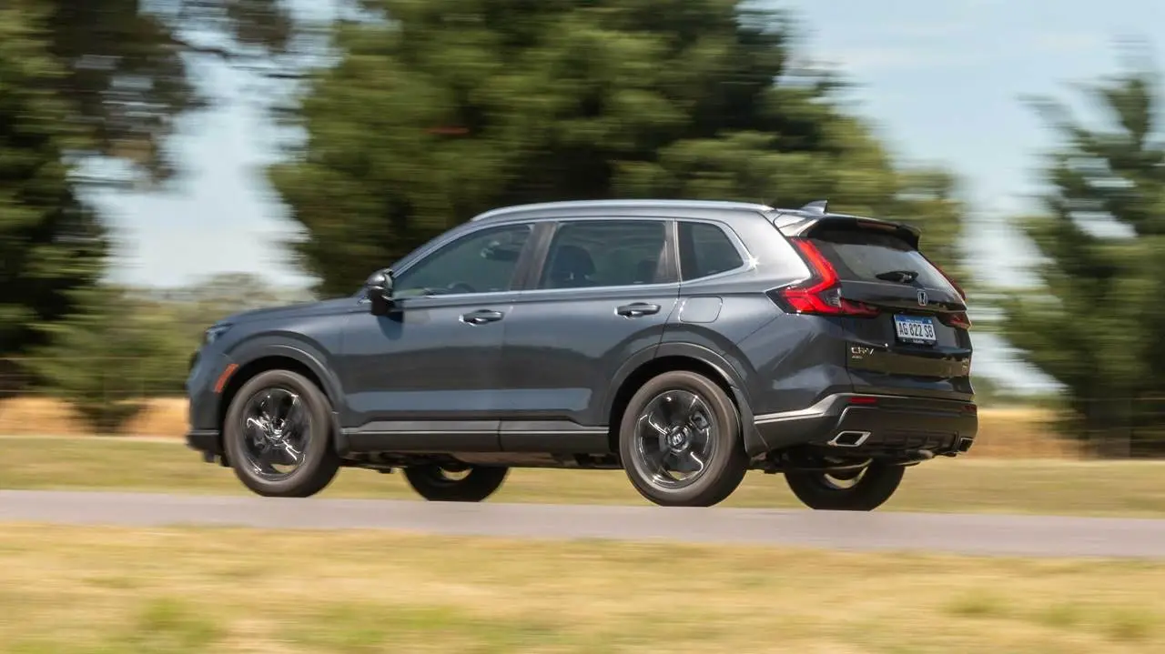 El nuevo Honda CR-V se destaca por sus dimensiones y despeje del suelo. PH @alecortina