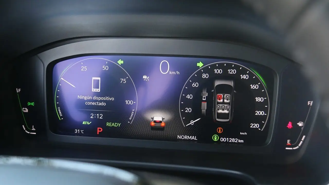 El tablero digital del CR-V ofrece muy buena información.