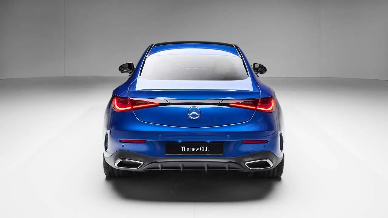 El Mercedes Benz CLE mantiene su llamativa estética coupé.