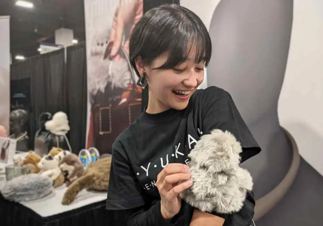 El último robot de la compañía de YuKai Engineering está equipado con sensores para detectar persona