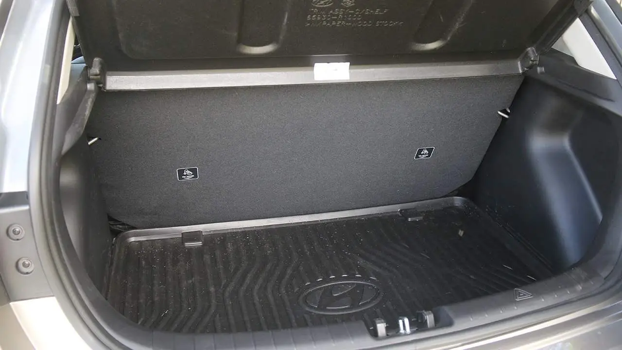 El baúl del auto de Hyundai es de 300 litros.