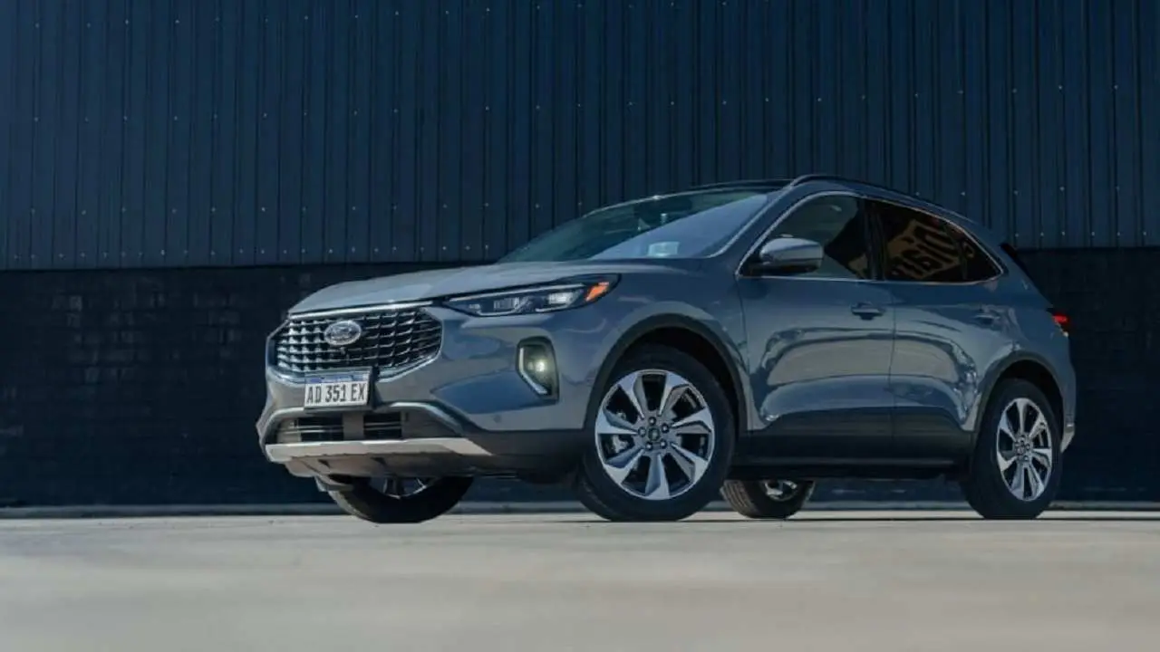 El SUV híbrido de Ford, Kuga, bajó 10 millones de pesos.