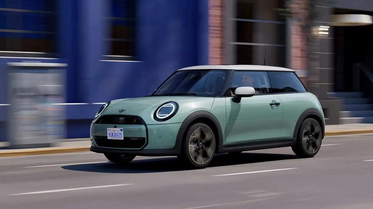 Mini bajó el precio de dos versiones de 3 puertas.