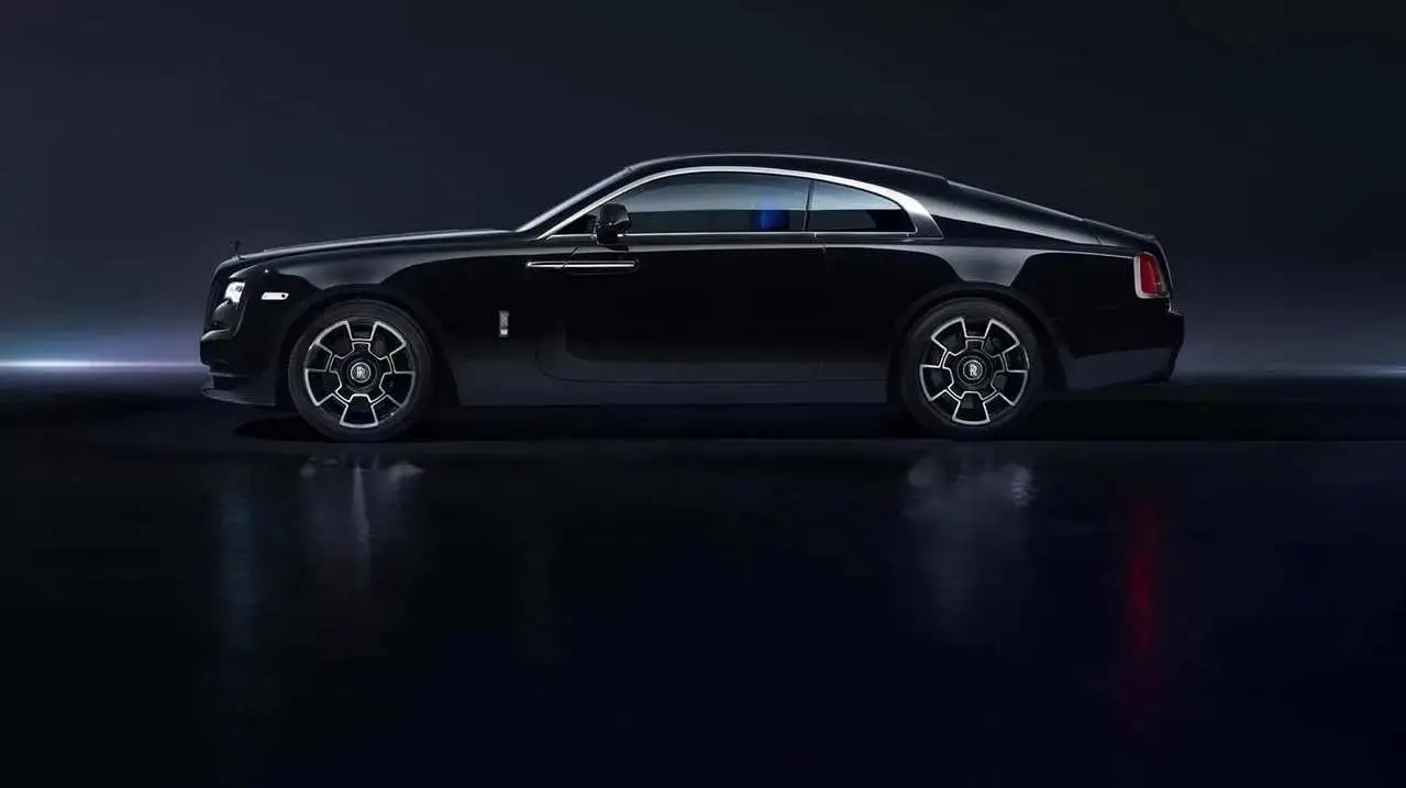 De largo, el Rolls Royce coupé mide más de 5 metros.