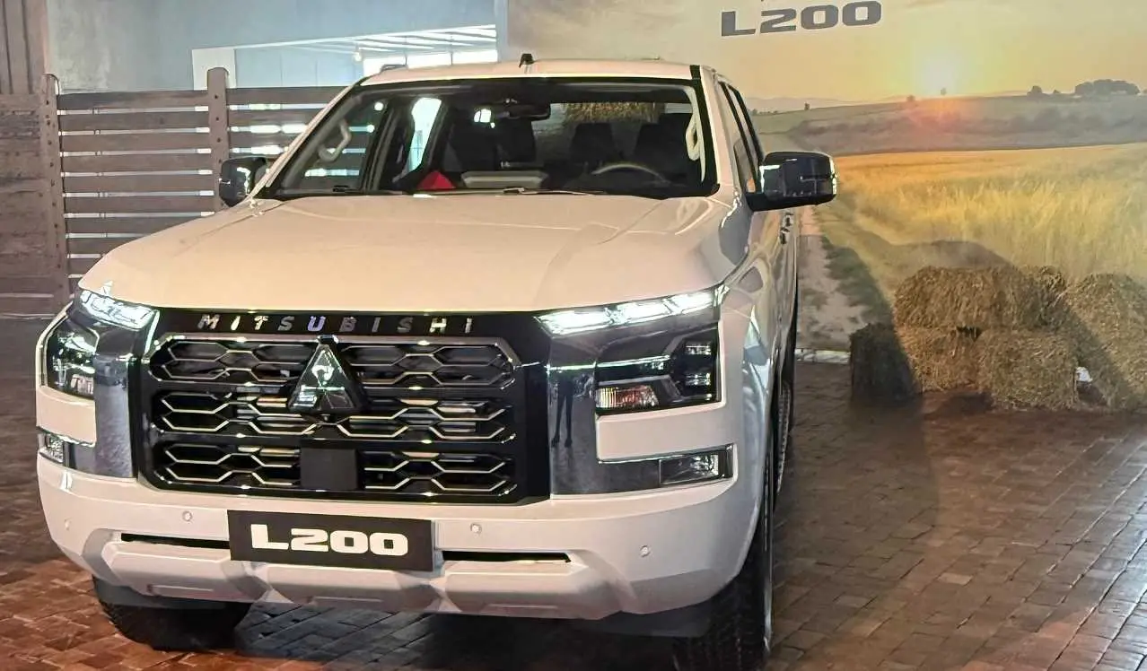 Grupo Antelo presentó la L200 en el Dok Haras, en Exaltación de la Cruz.