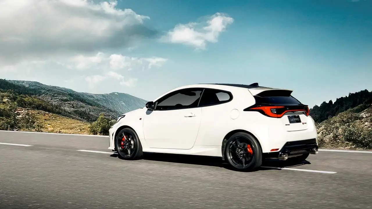 El nuevo deportivo de Toyota fue probado con técnicas de competición.