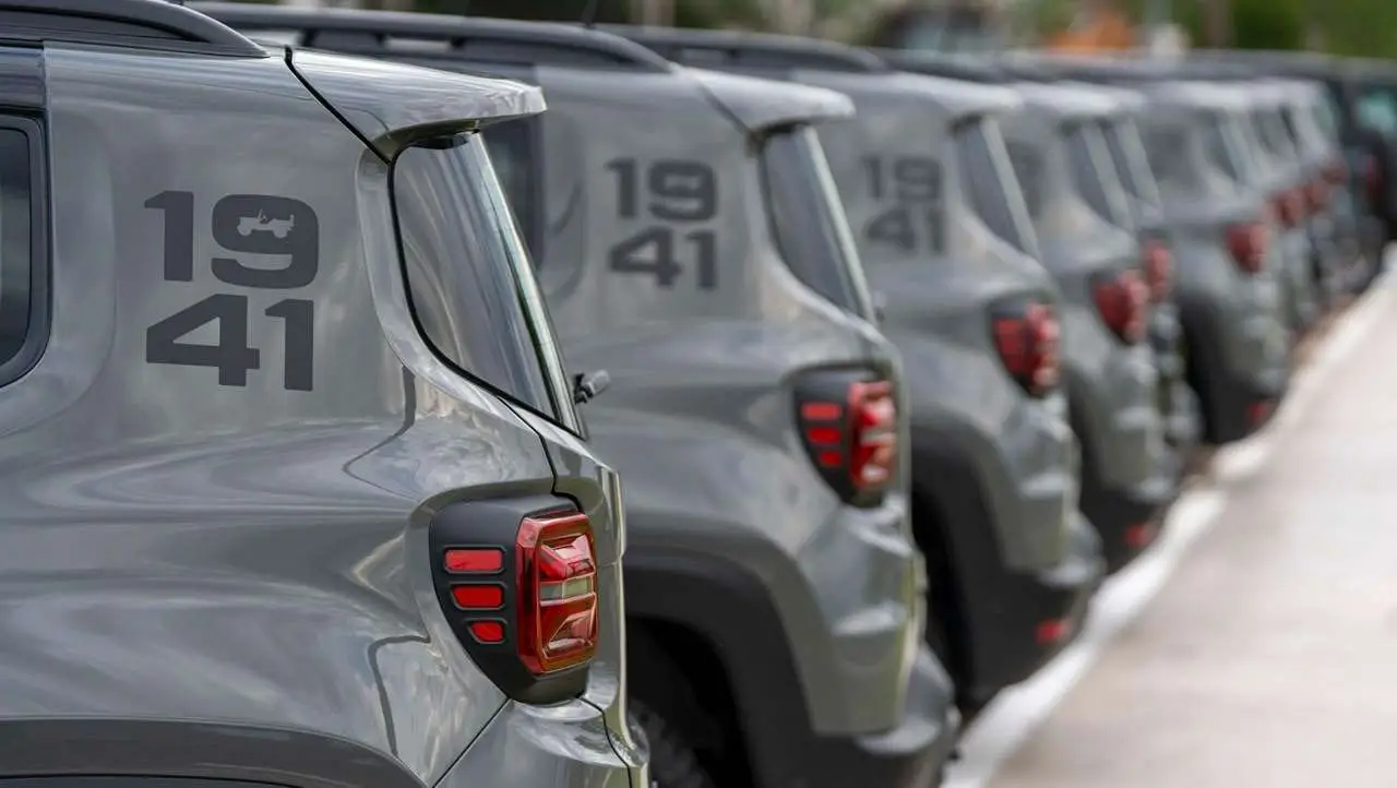El nuevo Renegade Willys trae detalles que remiten al original modelo de la década del 40.
