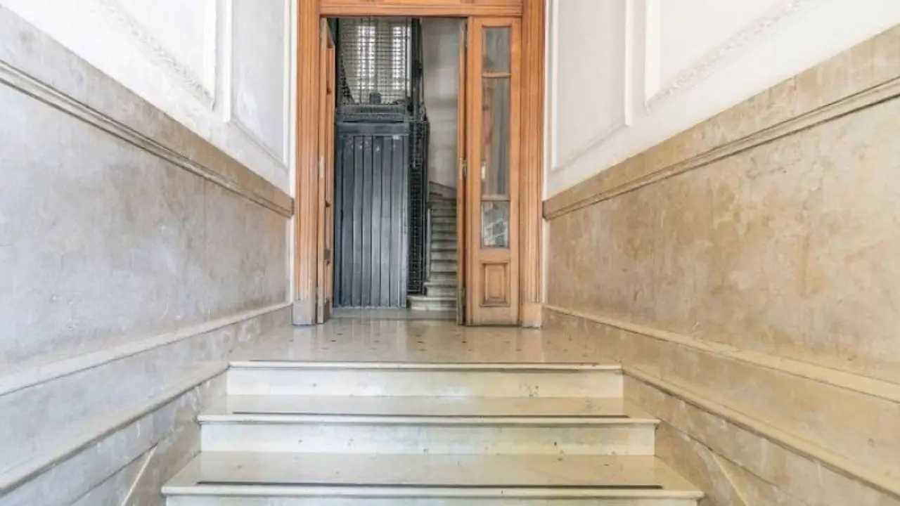 Así es el hall de ingreso al edificio donde vive Cristina Kirchner
