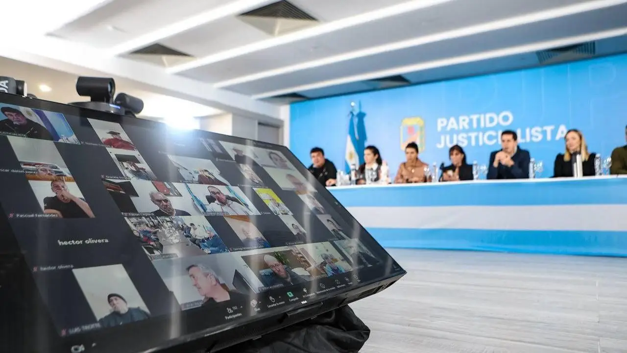 Decenas de intendentes de todo el país participaron de la reunión del PJ de manera virtual