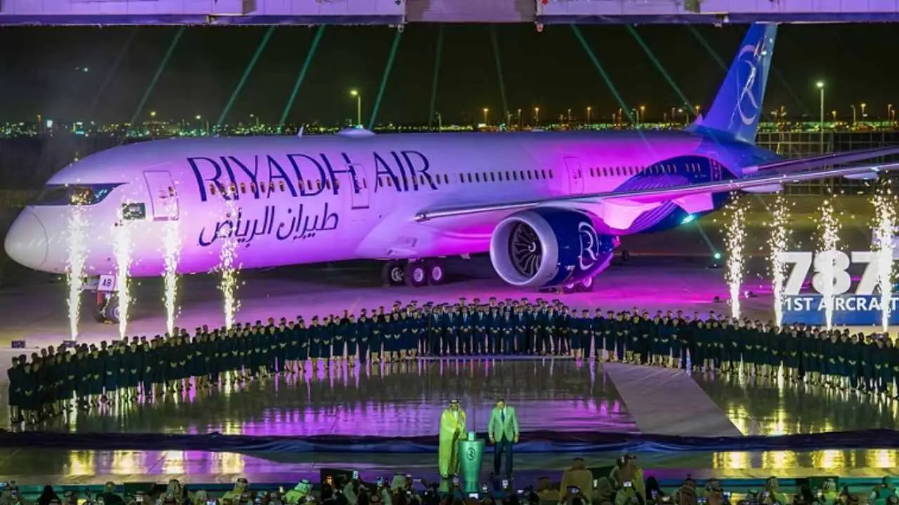 Riyadh Air acelera su expansi&oacute;n global y desaf&iacute;a el dominio de Emirates y Qatar Airways en la aviaci&oacute;n internacional
