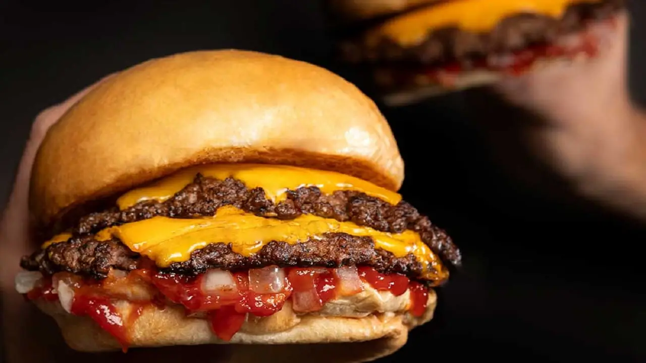 Weiss Burger expande su modelo de franquicias en Argentina