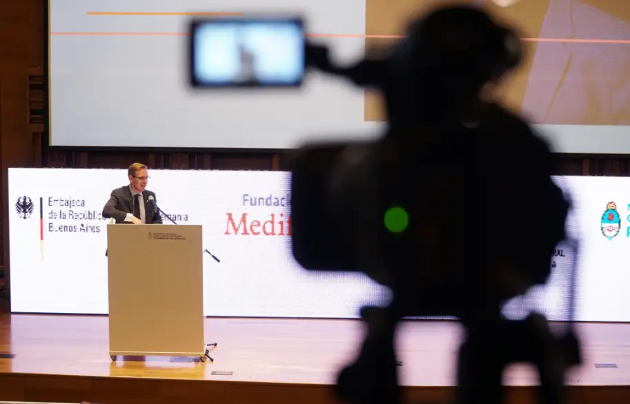 Markus Gabriel, en plena disertación