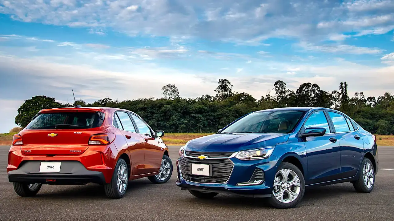 El Chevrolet Onix tiene una versión hatch y una sedán.