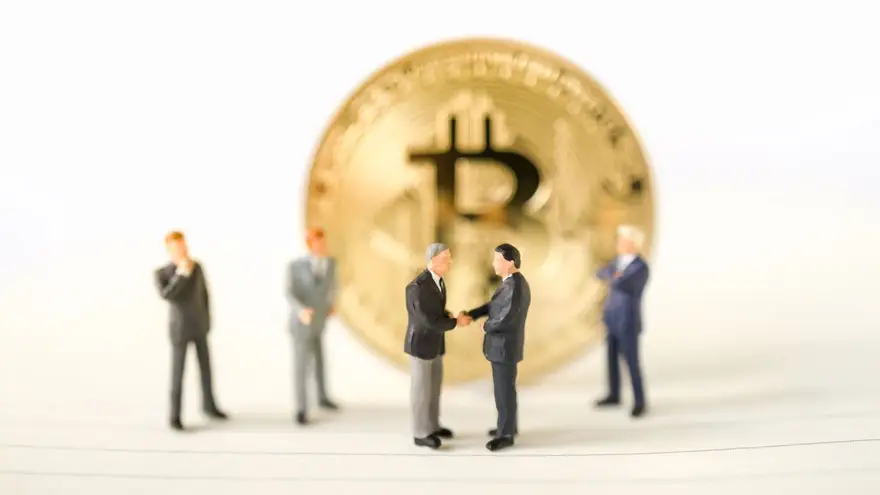 En finanzas, un contrato por diferencia es un contrato entre dos partes, el comprador y el vendedor, que estipula que el vendedor pagará al comprador la diferencia entre el valor actual de un activo subyacente y su valor en tiempo del contrato.