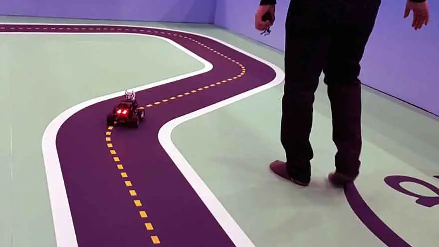 Prueba de un AEWS Deep Racer.