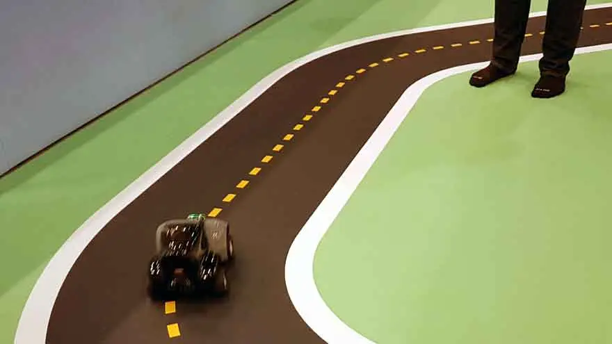 Prueba de un AEWS Deep Racer.