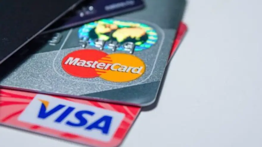 Tanto Visa como Mastercard ofrecen planes de cuotas para refinanciar los resúmenes de tarjetas