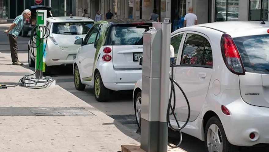 Crece la tendencia de autos eléctricos en el mundo y, con ella, la necesidad de mayor cantidad de terminales de recarga de batería