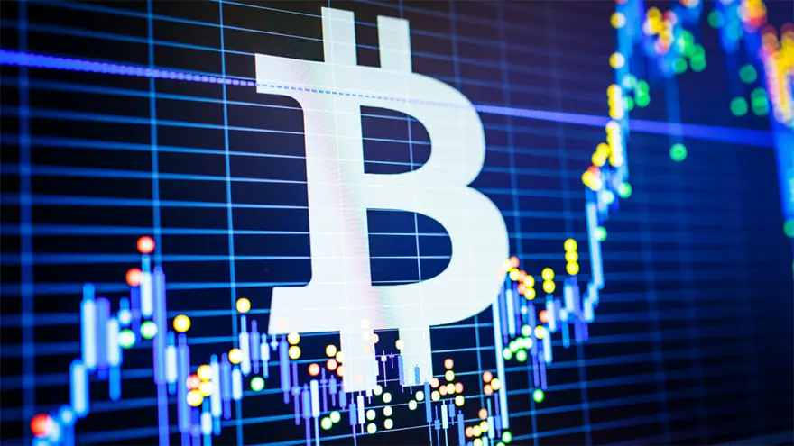 Bitcoin, apunto de superar su pico máximo