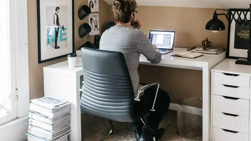 Trabajar y estudiar desde casa, una realidad para millones