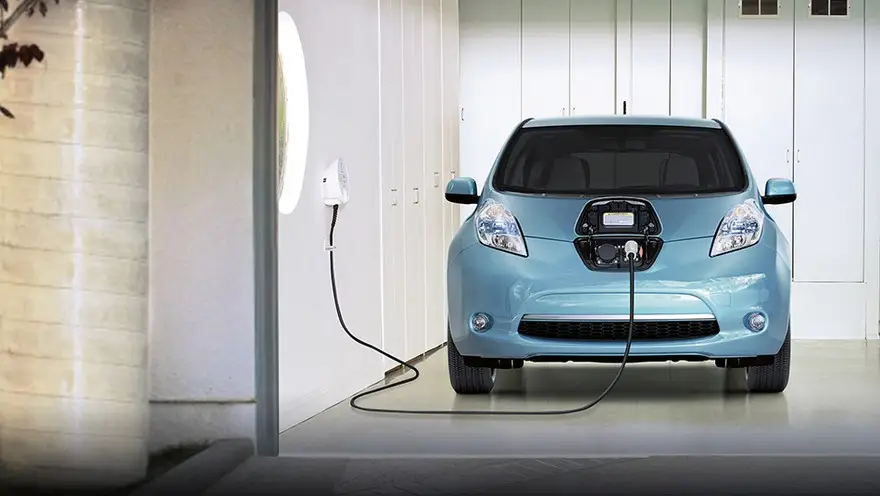Nissan Leaf, el primer eléctrico de pasajeros en el país.