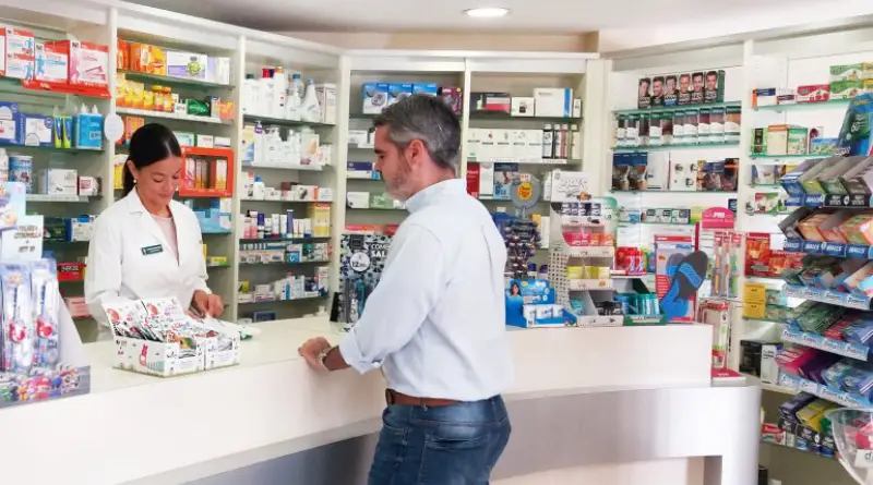 Con la implementación de los robots automatizados, ahora las farmacias de Minerva pueden emplear su capital humano en brindar una mejor atención al público