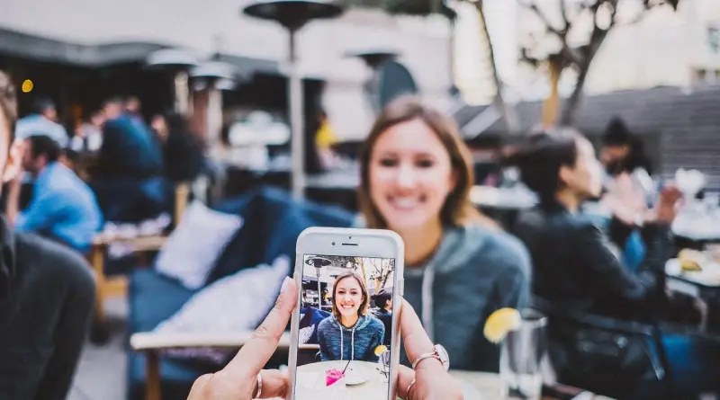 Google usa reconocimiento facial en mucho de sus productos.