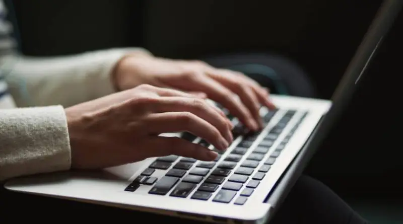 El malware cambiaba las publicidades originales por otras propias