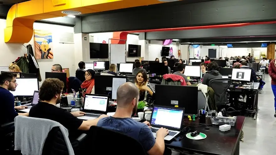 La empresa argentina amplió sus verticales comerciales para enfocarse en la publicidad y la IA.