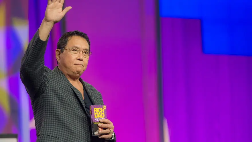 Robert Kiyosaki anticipa una crisis bancaria y recomienda invertir en Bitcoin