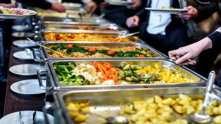 El buffet entendido como lo es actualmente será una imagen cada vez menos vista
