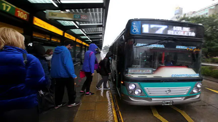 SUBE: los incrementos en las tarifas de colectivos y trenes entrarán en vigencia el 1 de abril