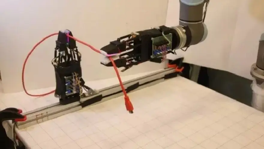 Este robot puede manejar cables