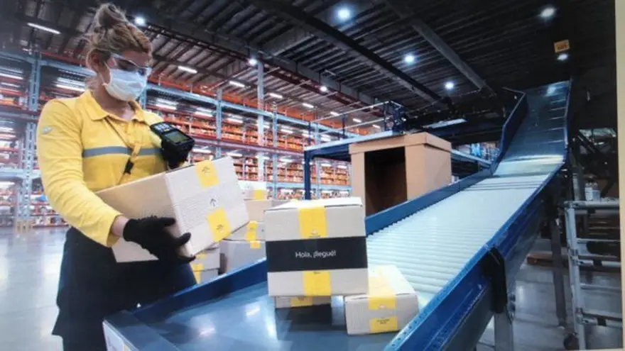 Casi 1.300 empleados trabajan en a planta